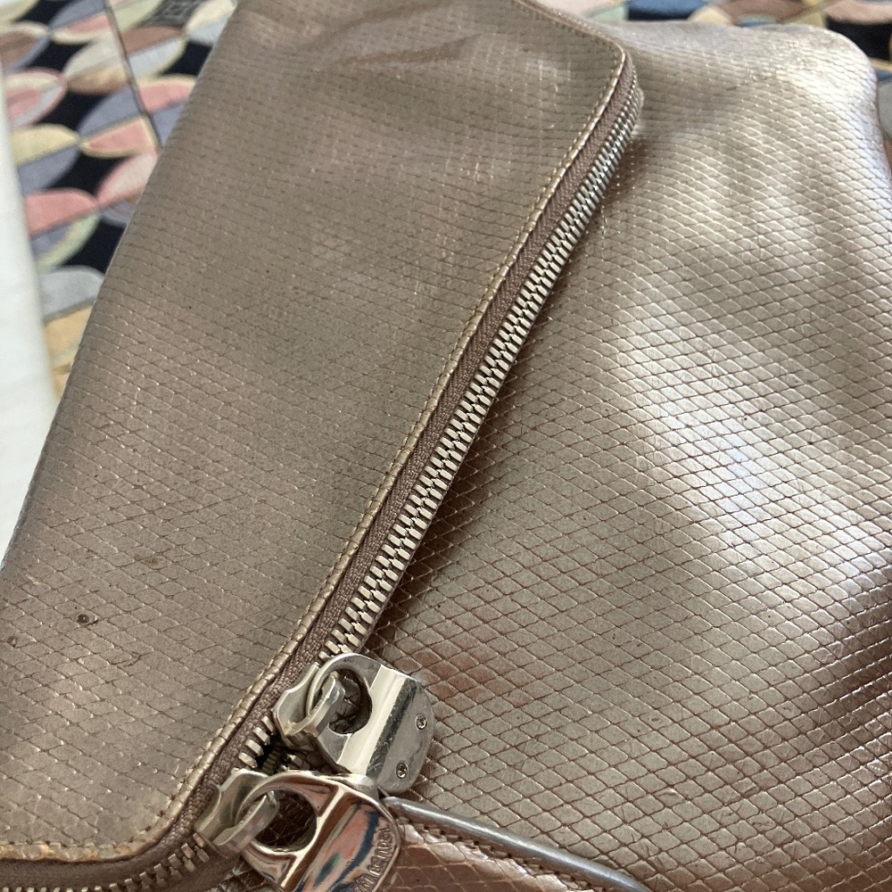 Henri Bendel clutch great preowned condition
